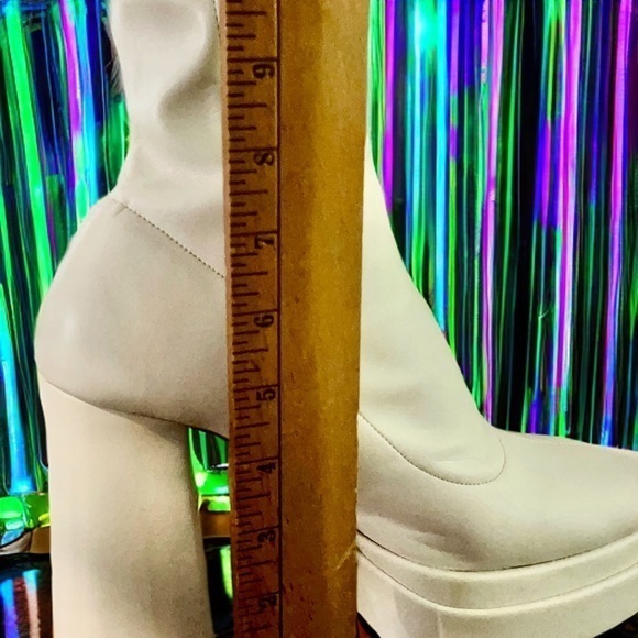 Qupid Woman’s Platform White Chunky Heeled Boots 🔥EUC🔥 Sz 10 - Picture 5 of 8